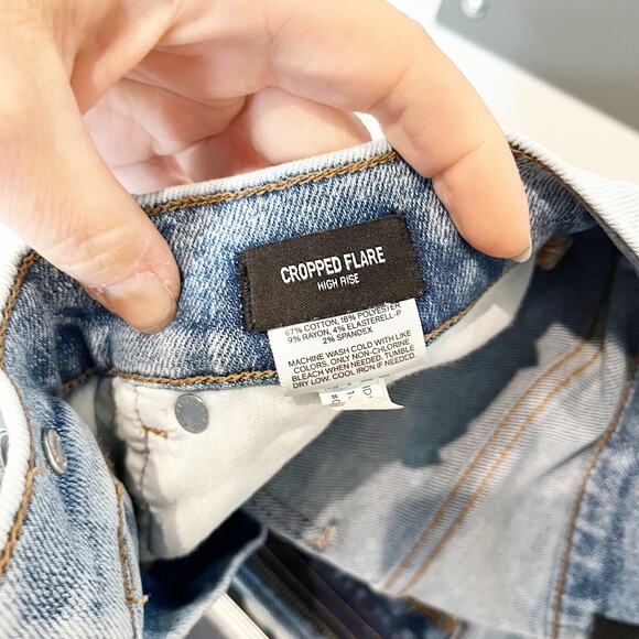 Express High Rise Cropped Flare Raw Hem Light Wash Jeans Blue 4 - Picture 4 of 11